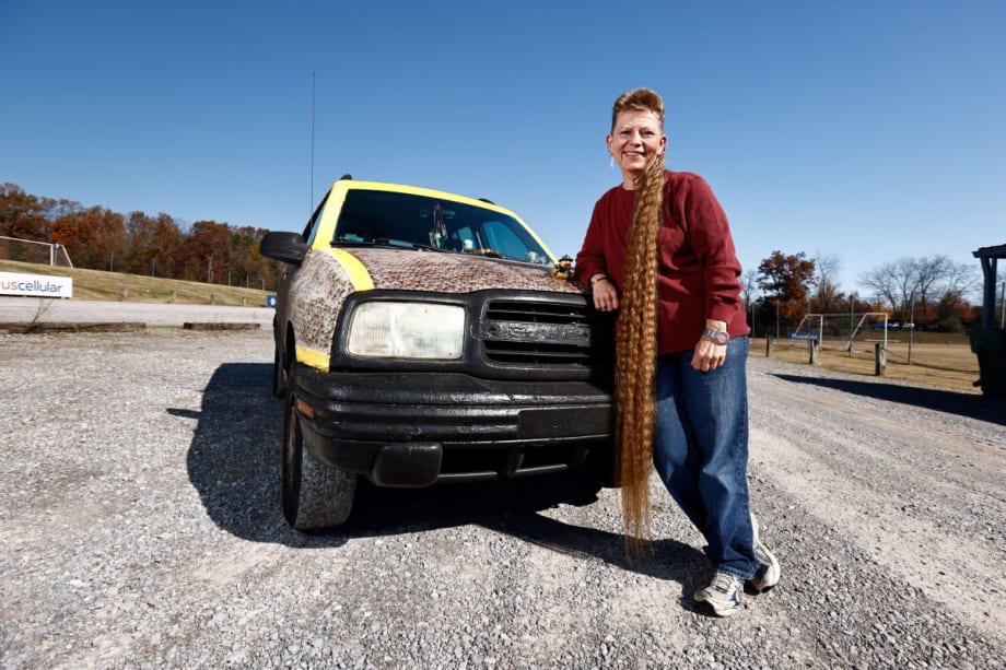 Tennessee Woman Sports World's Longest Mullet