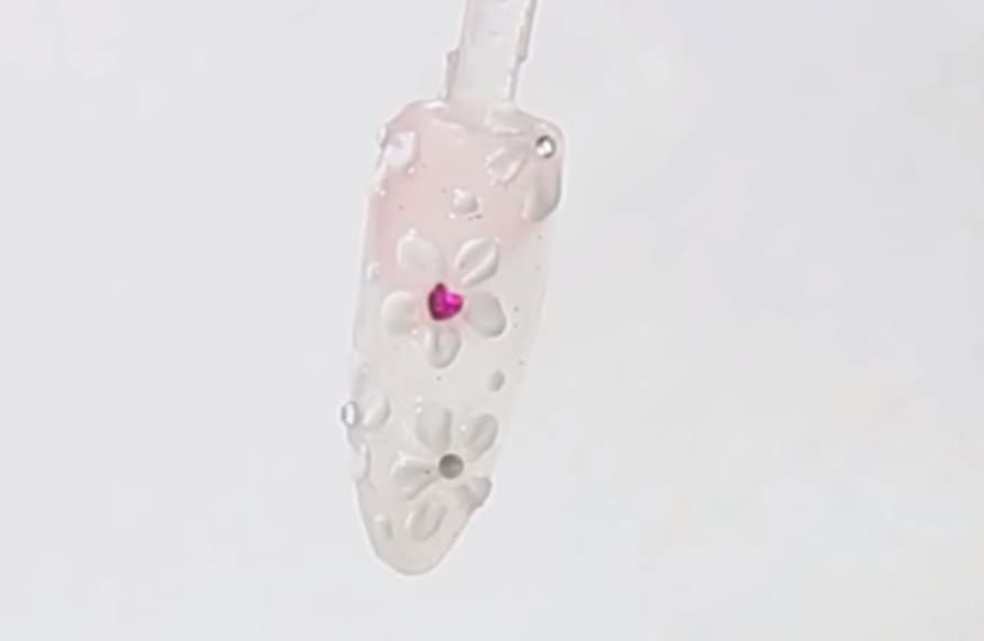 Tammy Taylor Valentines Daisy Nail Design