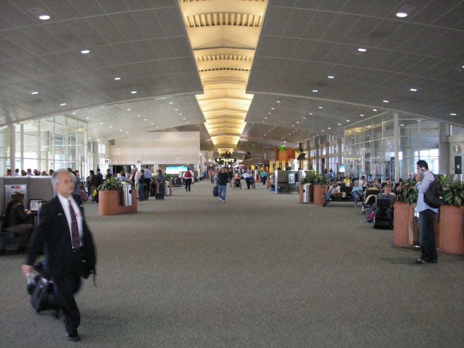 Tampa Airport to Hire Close to 1K Workers