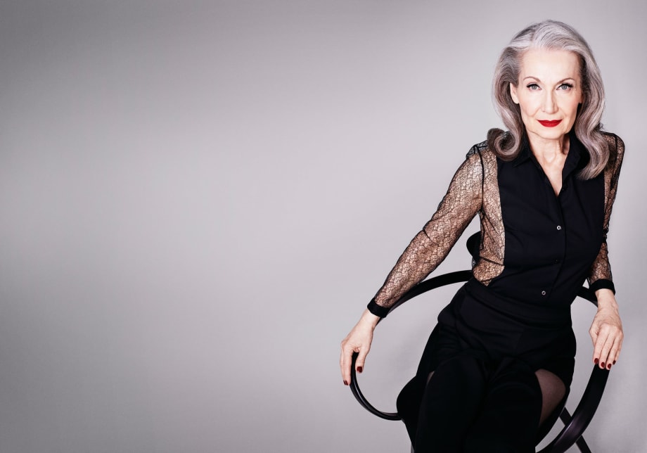 The Silver Glory Trend: 4 White Looks That Emphasize Silver Accents & Gray Tones