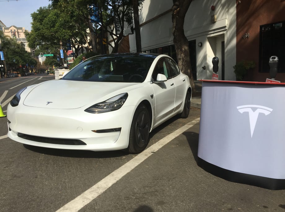 Tesla Plans to Mass Produce Robotaxis by 2024