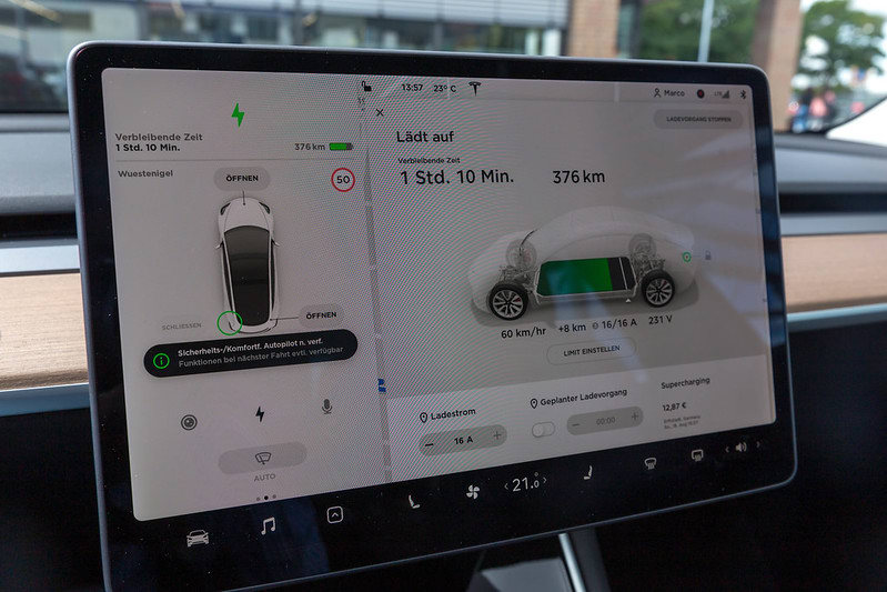 New Tesla Access App Facilitates Peer-to-Peer Sharing 