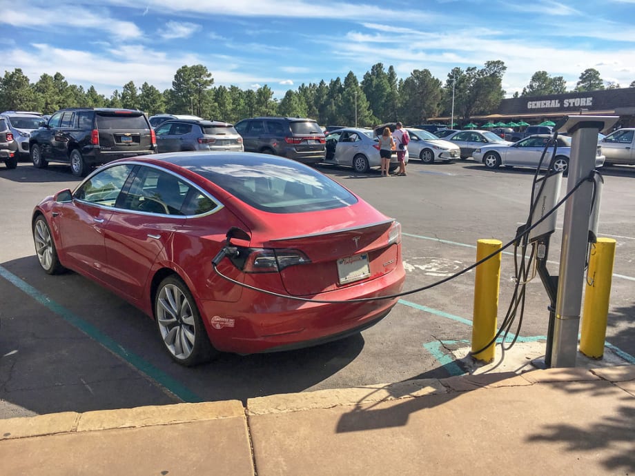 Tesla Heats Up Race for Universal Electric Vehicle Charge Connector 