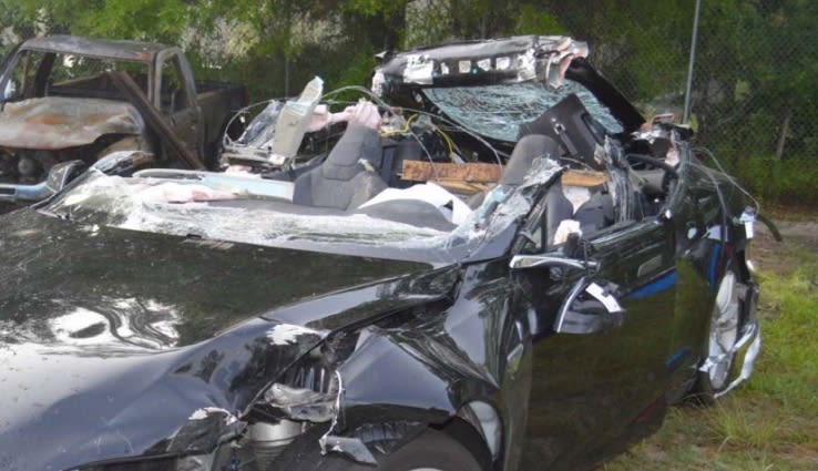 Driver in Tesla Autopilot Crash Ignored Vehicle Warnings