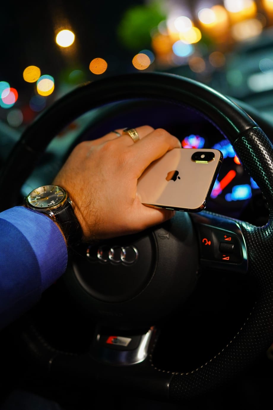Survey: 26% of People Admit to Texting Behind the Wheel