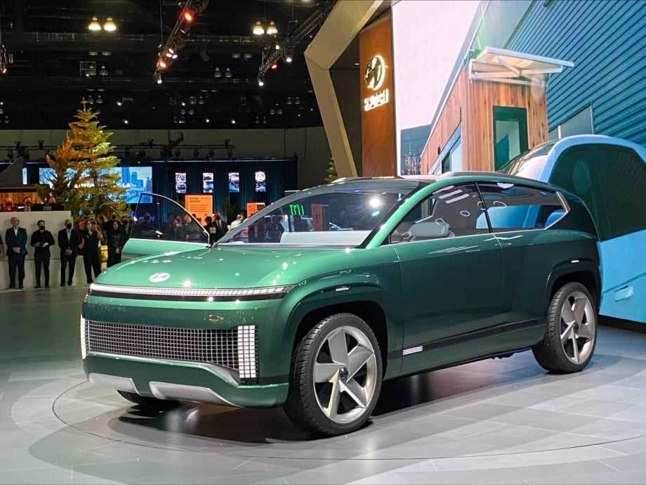 Hyundai Debuts All-Electric SUV Concept at LA Auto Show