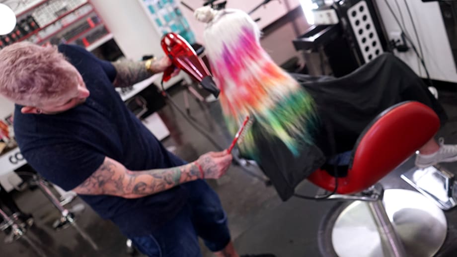 NEW TREND: Psychedelic Tie-Dye Haircolor Technique