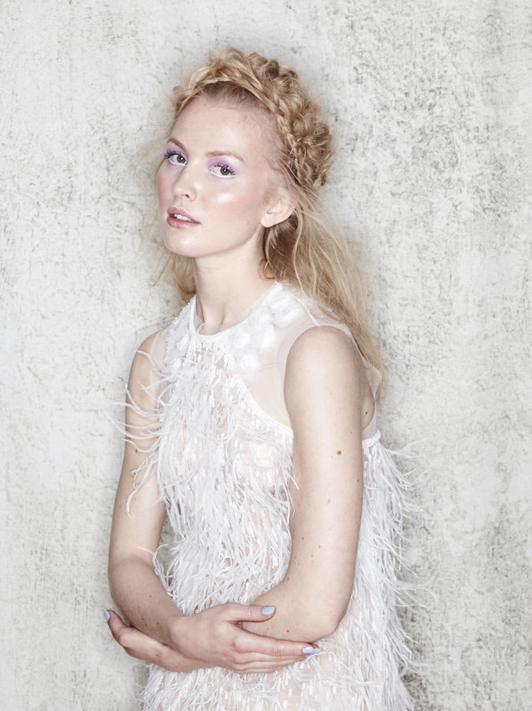 Top Knot: Diffused Texture and a Flirty Finish