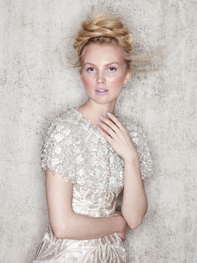 Top Knot: Diffused Texture and a Flirty Finish