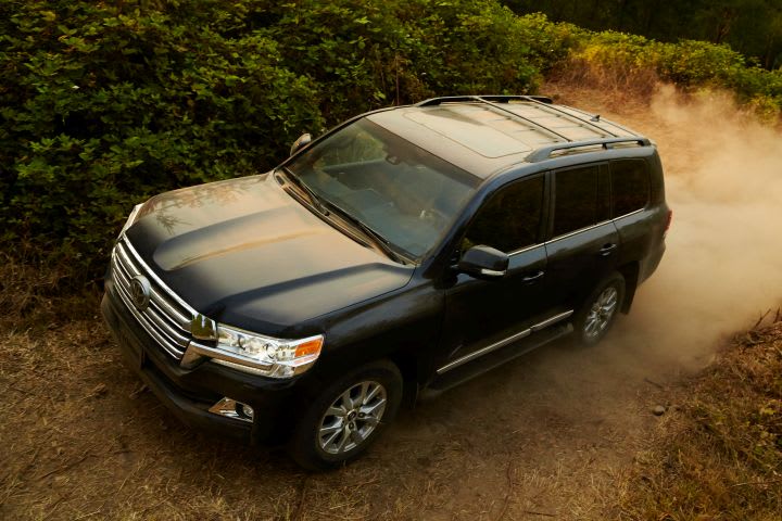 Toyota Recalls Land Cruiser for Seat Belt Defect