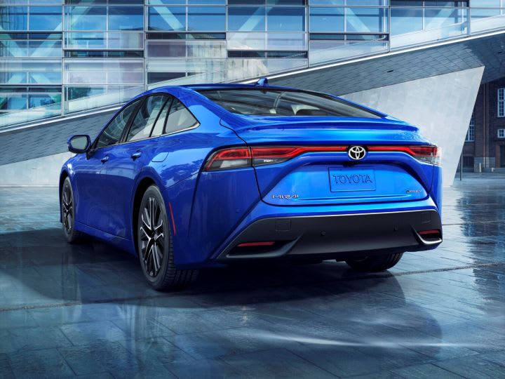 Toyota Hydrogen Cars Get Boost
