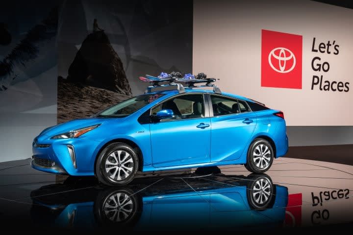2019 Toyota Prius Adds All-Wheel Drive