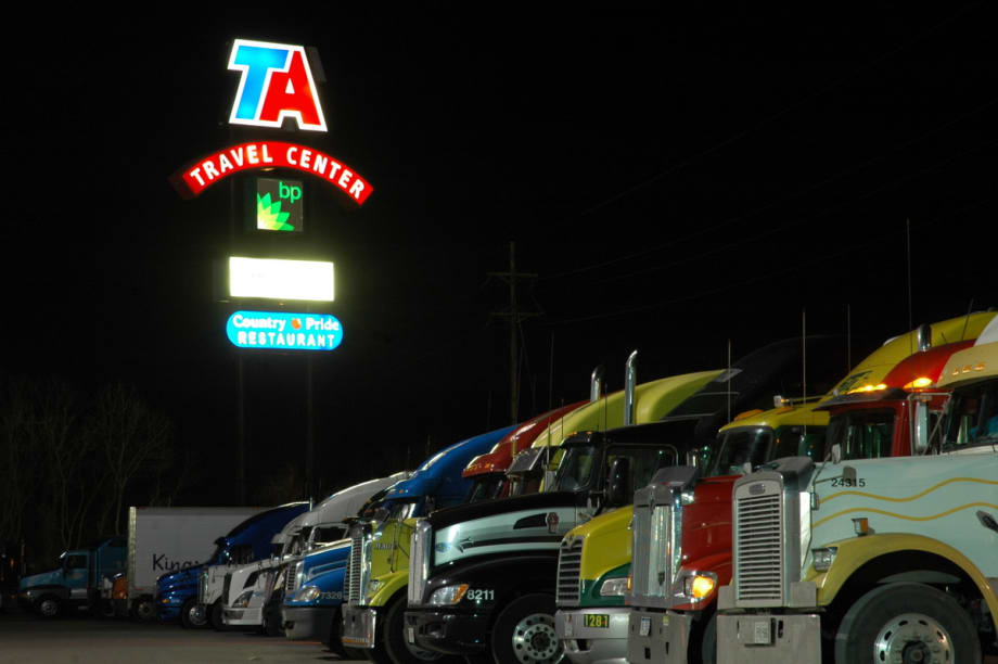 AscendTMS and TruckPark Ink Parking Reservations Deal