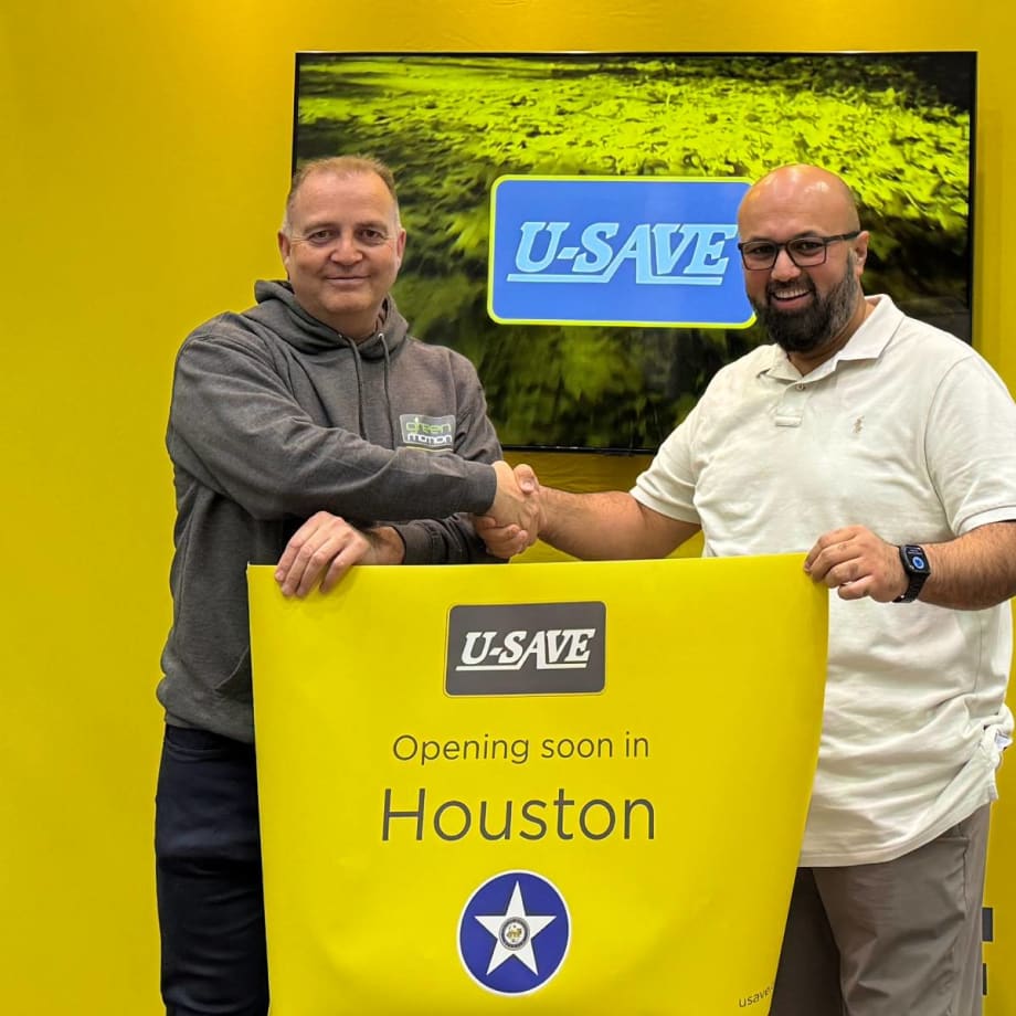 U-Save Signs On Franchisee at Houston Airport