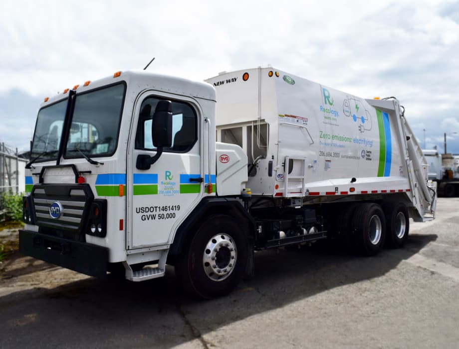 Seattle Receives Country's First All-Electric Garbage Truck