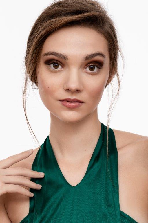 Holiday Hairstyles You Create in Minutes