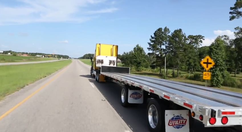Utility Video Showcases Flatbed and Curtainsided Trailers