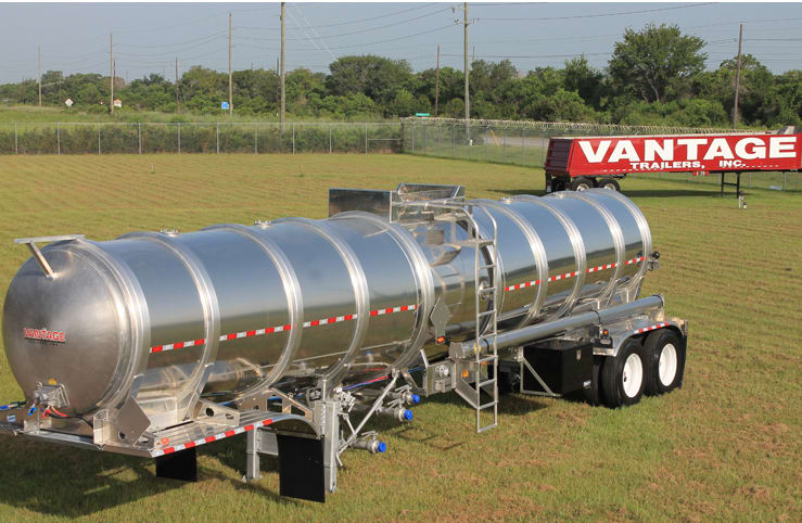 Refiners Buy Tankers to Ensure Supplies of Better Crude Oil