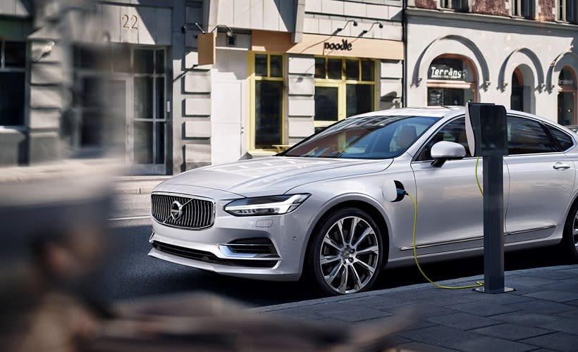 Volvo S90 PHEV Achieves Top Honors in New AAA Guide