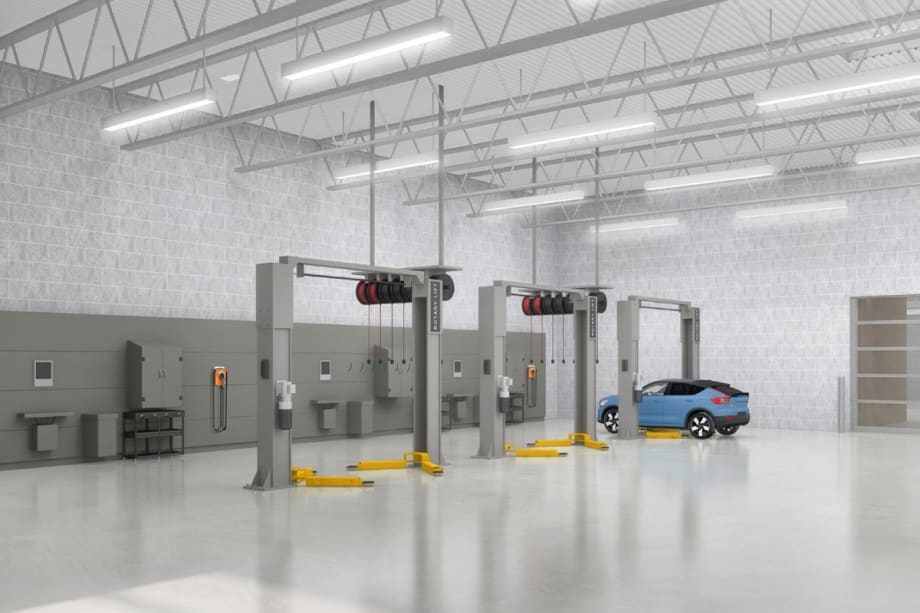 Volvo Cars Announces New EV Training & Tech Center
