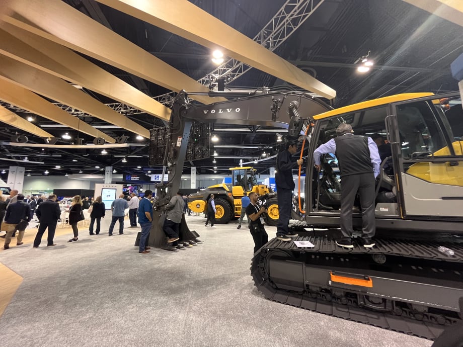 Volvo CE Debuts Two Mid-Size Electric Machines in North America