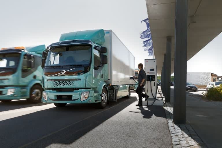 Volvo Delivers First Electric Trucks to Customers in Sweden