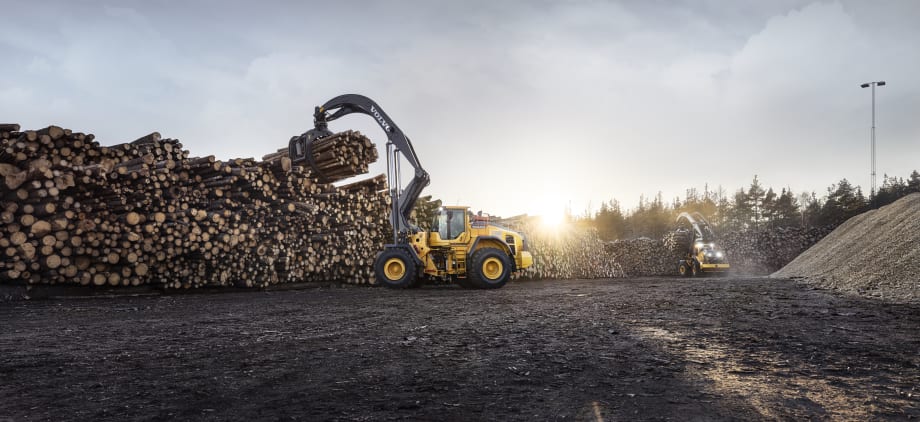 Volvo CE L200H High Lift Wheel Loader Increases Lifting Capacity