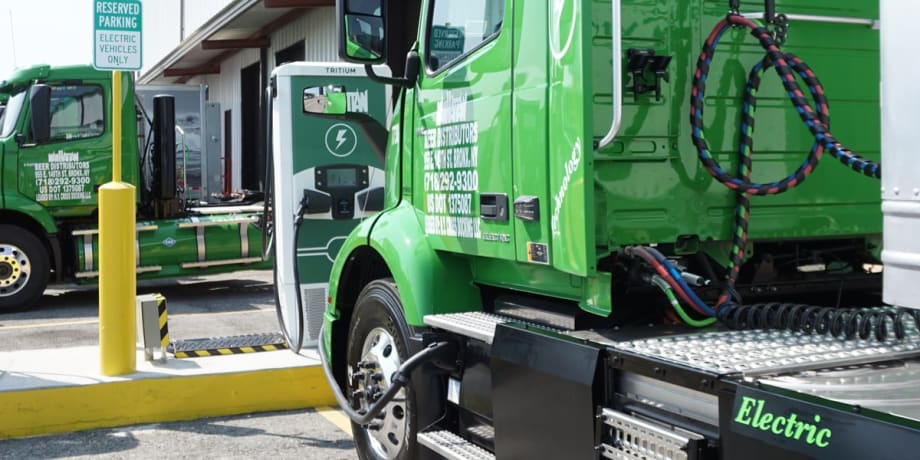 3 Critical Challenges to Electrifying America’s Truck Fleet