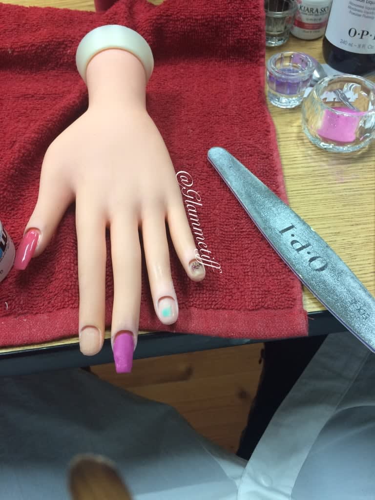 Call for Student Nail Bloggers