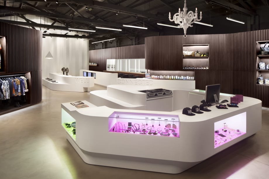 Salon Tour: The Well