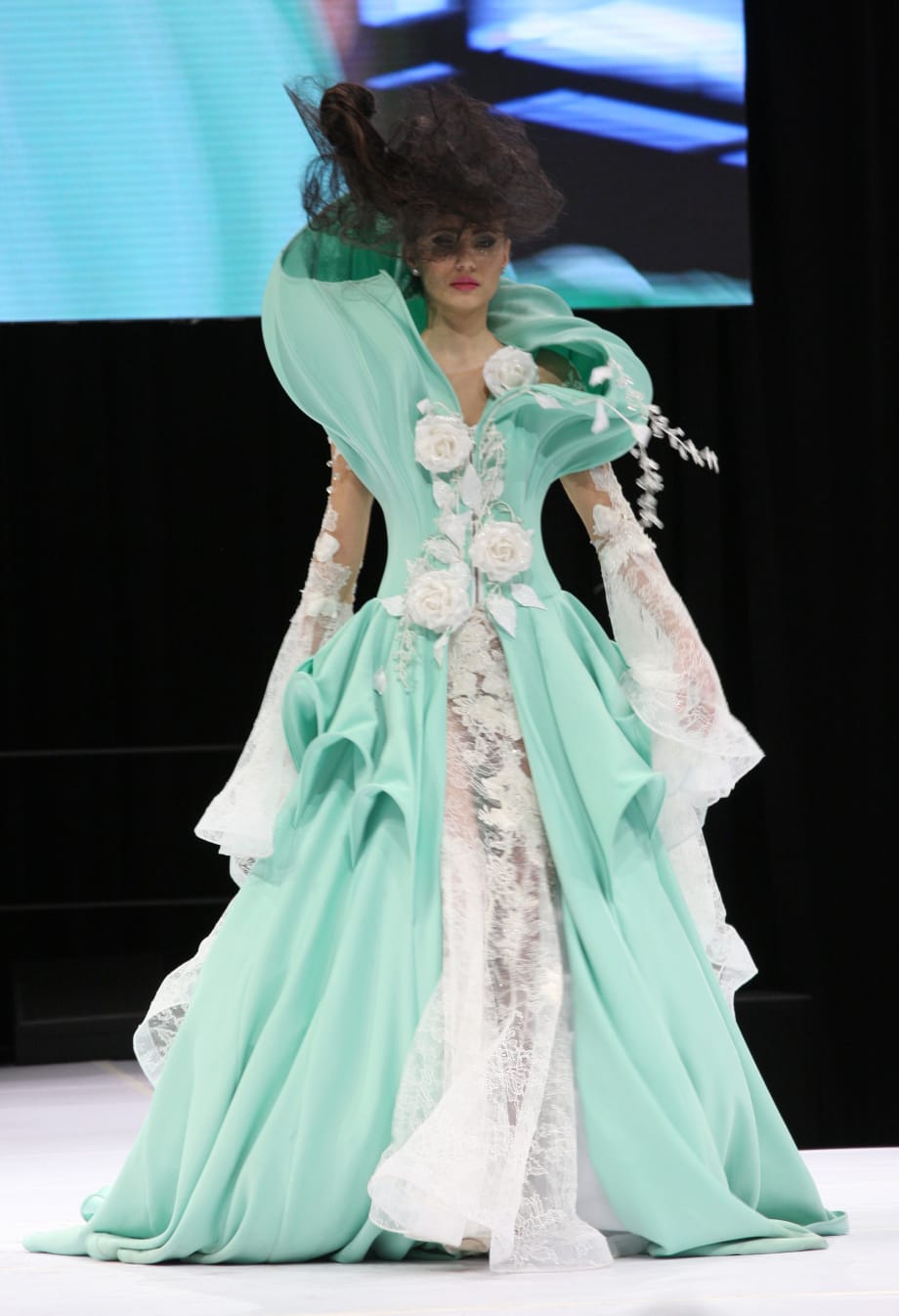 HOW-TO: Headliner William De Ridder's Short Cuts and Formal Beehive Styles at America's Beauty Show