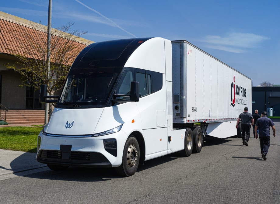 Windrose electric sleeper truck.