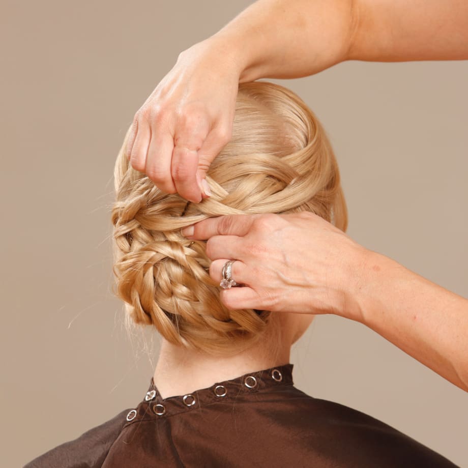 HOW-TO: The Braided Roll