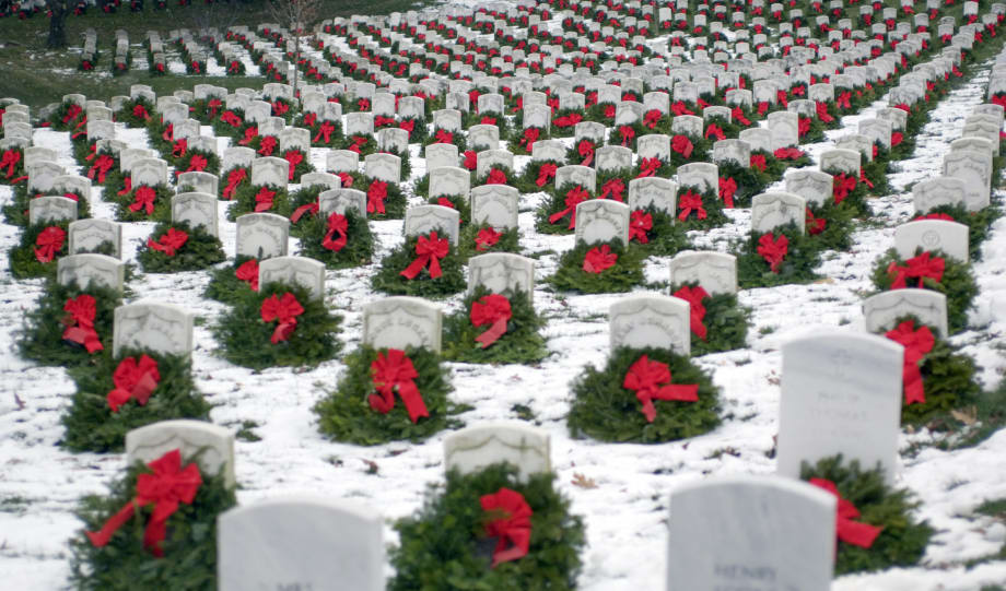 Trucking Industry Transports Wreaths Across America