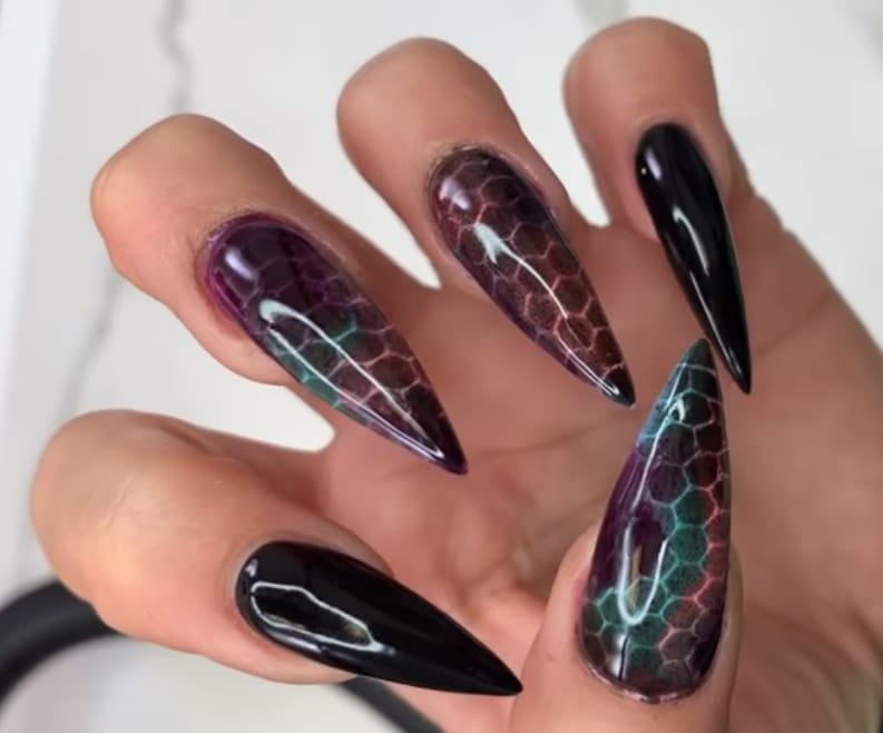 Airbrushed Netting Nail Design