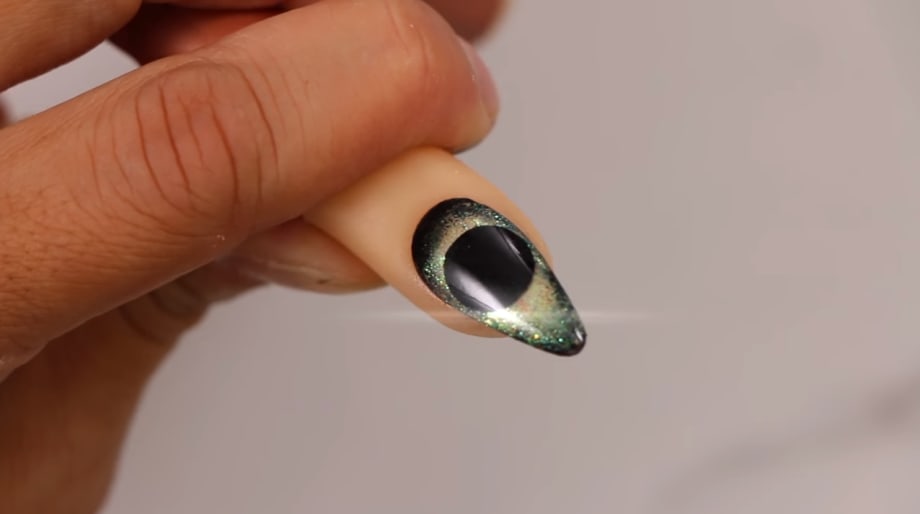 Young Nails VLog #53: The Solar Eclipse Nail