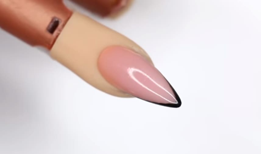 Young Nails Vlog #75: The Nude Black Tip Gel Nail