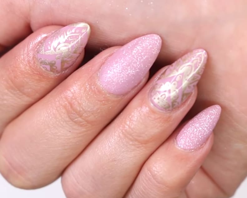 Young Nails Vlog #96: Frosted Dip Powder Gold Stamped Nails