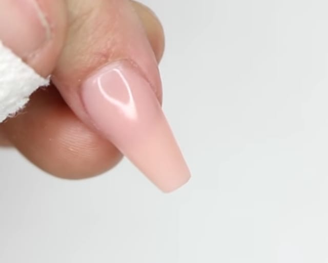 Young Nails Nail School: One Ball Acrylic Sculpting Method