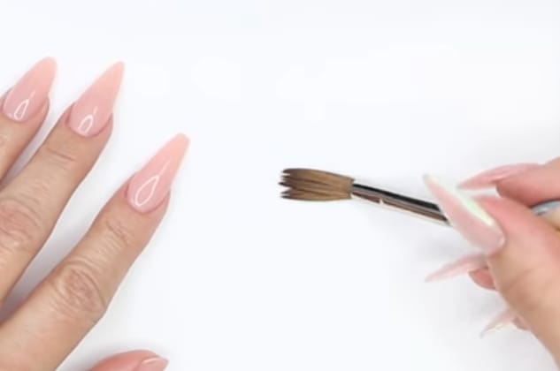 Young Nails Nail School: The Secret to Long-Lasting Brushes
