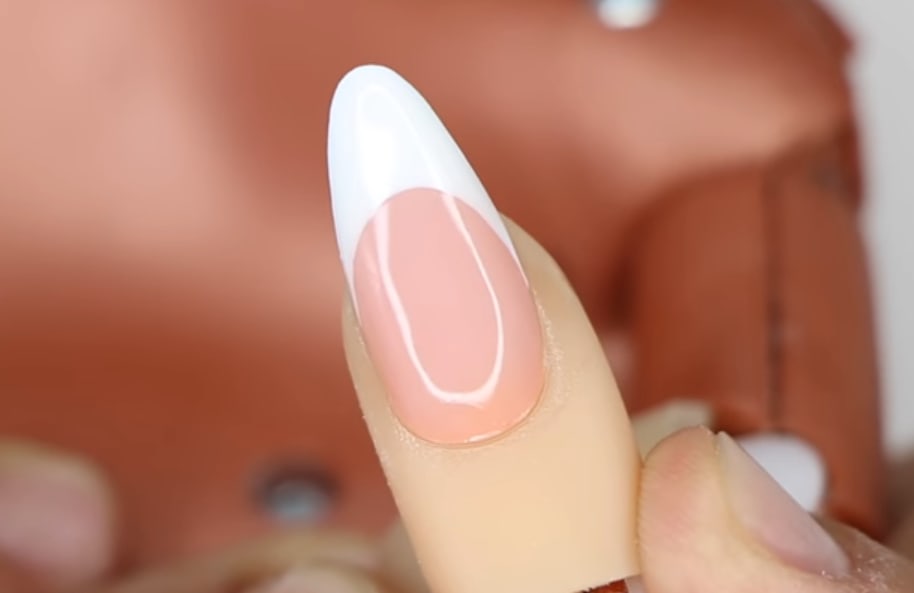 Young Nails Nail School: Razor Sharp Gel Smile Lines
