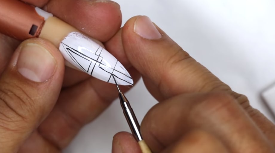 Young Nails Nail School: Tips for Using a Micro Detailer