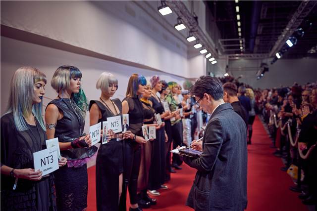 Color Zoom 2016: Global Perfection