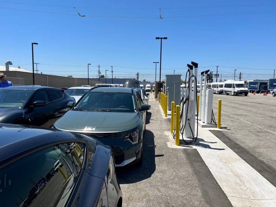 Hertz to Replace One-Third of EV Fleet with ICE Vehicles