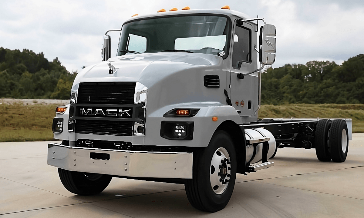 Mack R800 Rear Mack Trucks Adds 23,000-Pound Rear Axle and 325 Horsepower Engine ...