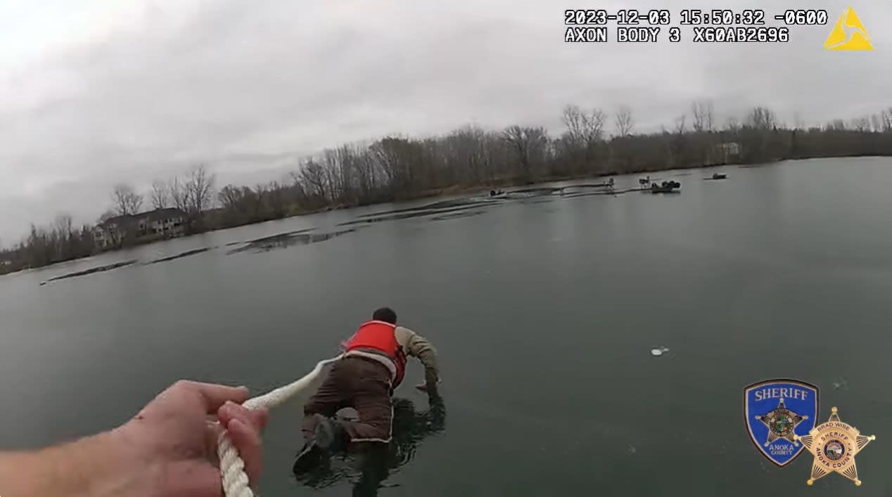 Minnesota Deputy Crawls Out on Frozen Lake to Save Fishermen | Police ...