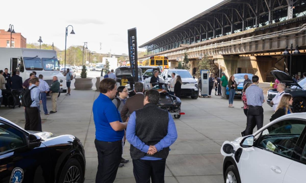 Virginia Clean Cities Celebrates 30 Years, Highlights Award Winners in School Bus Innovation