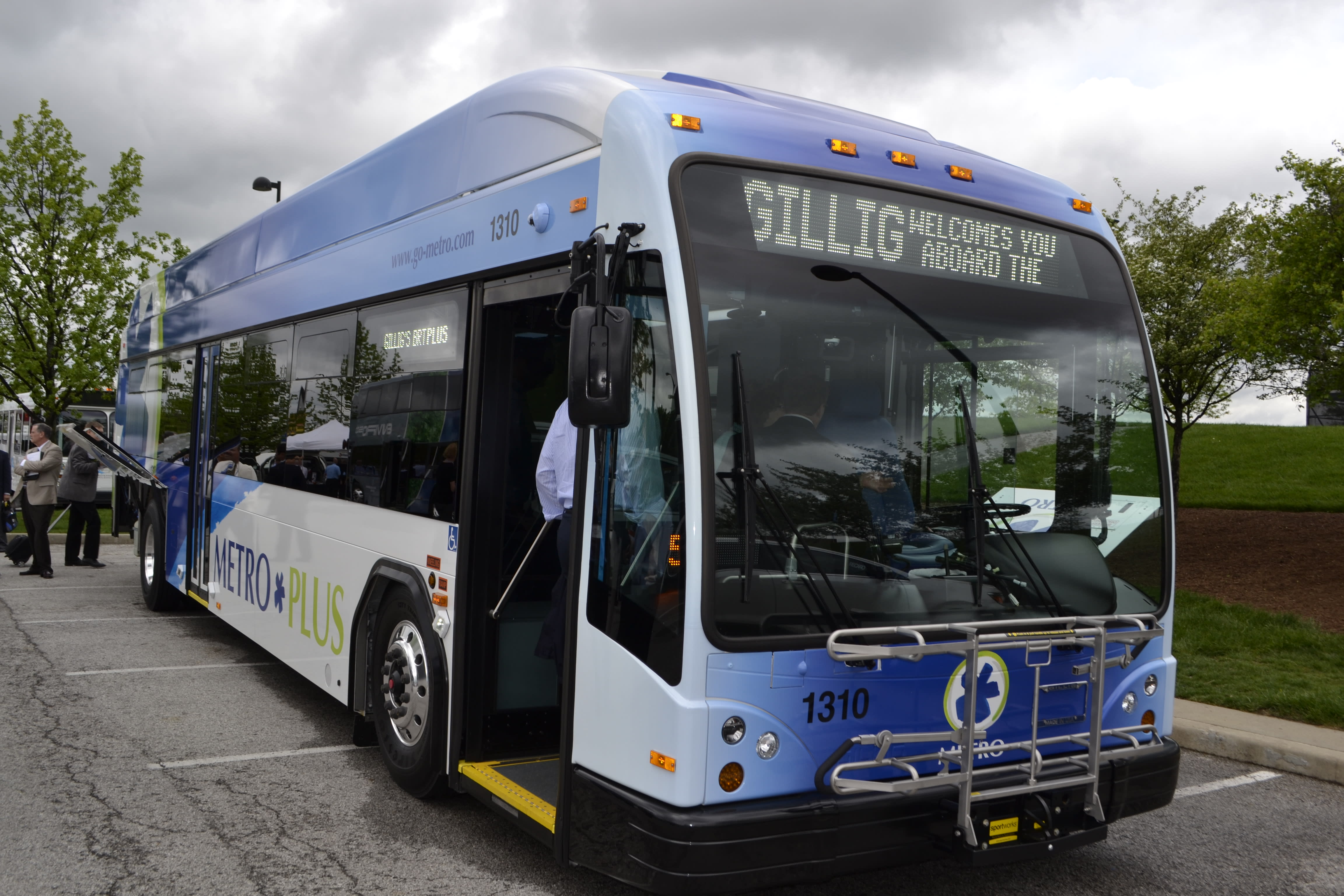 2013 APTA Bus Showcase Highlights | Metro
