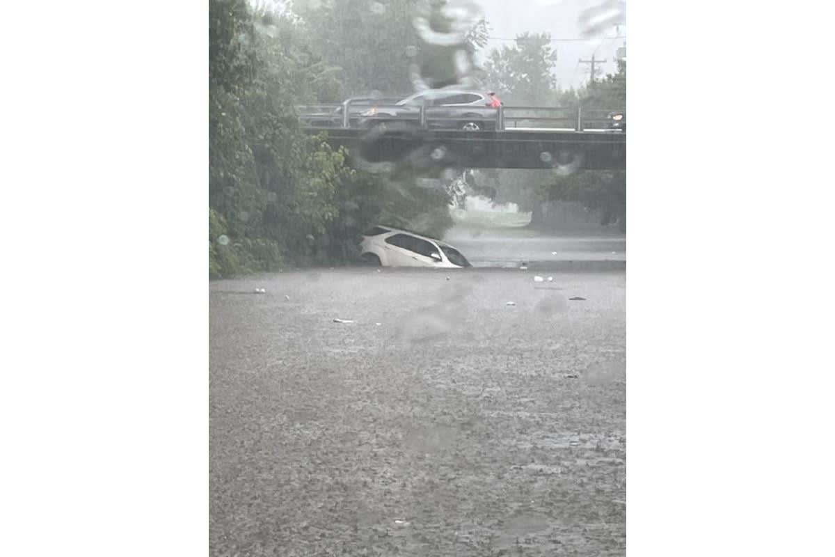 Off-Duty North Carolina Deputy Rescues Driver from Sinking SUV | Police ...