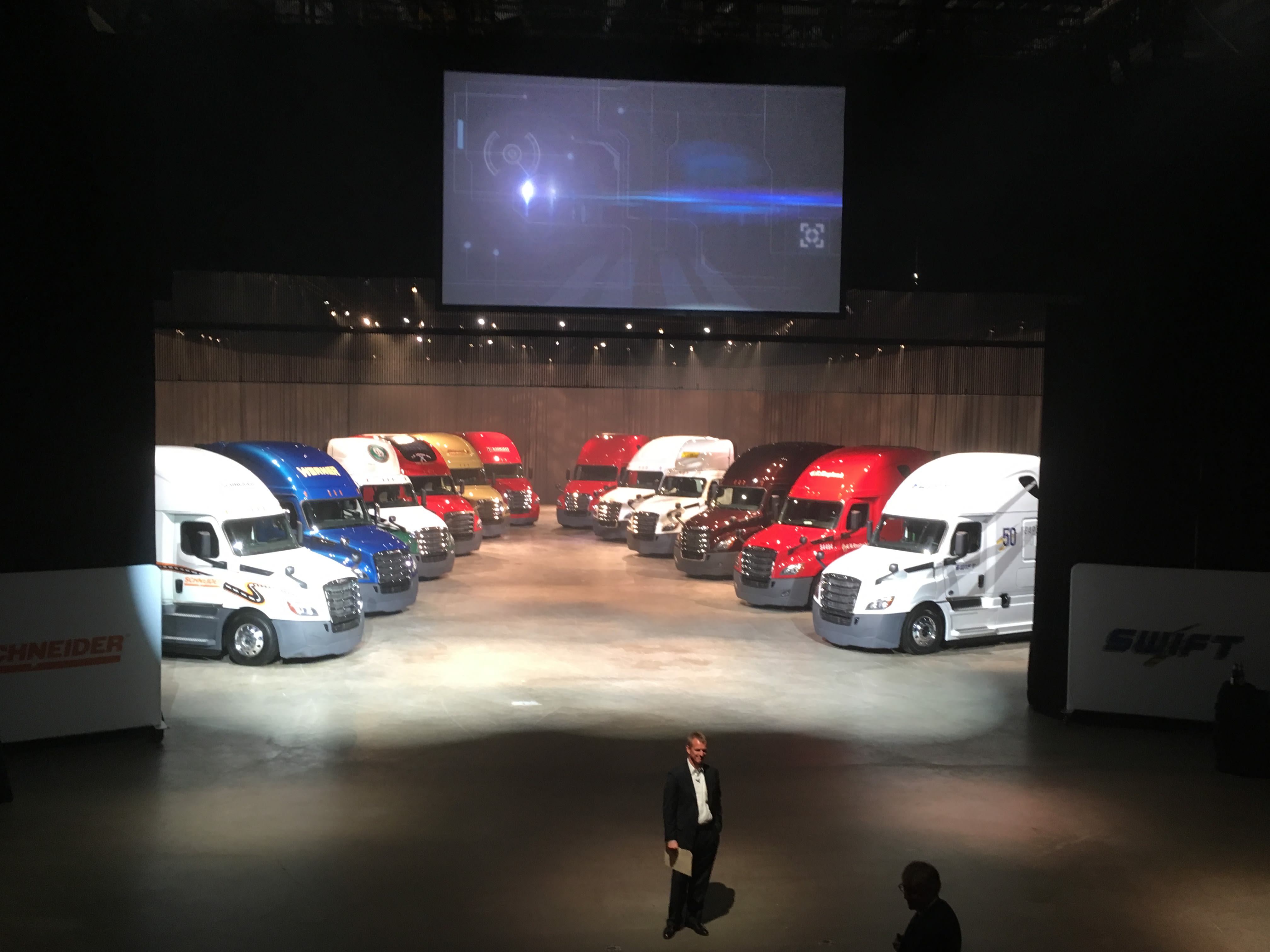First Look at Freightliner's Newest Cascadia | Heavy Duty Trucking